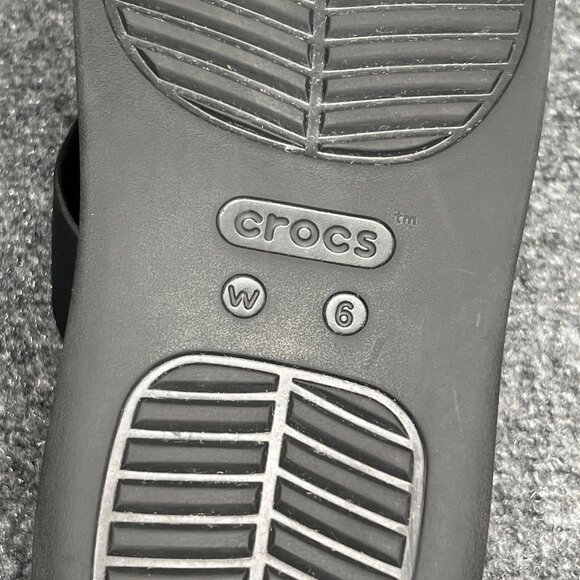 Crocs Getaway‎ Platform Flip Flops Women's 6 Black Athletic Summer Beach Sandals - Picture 11 of 11